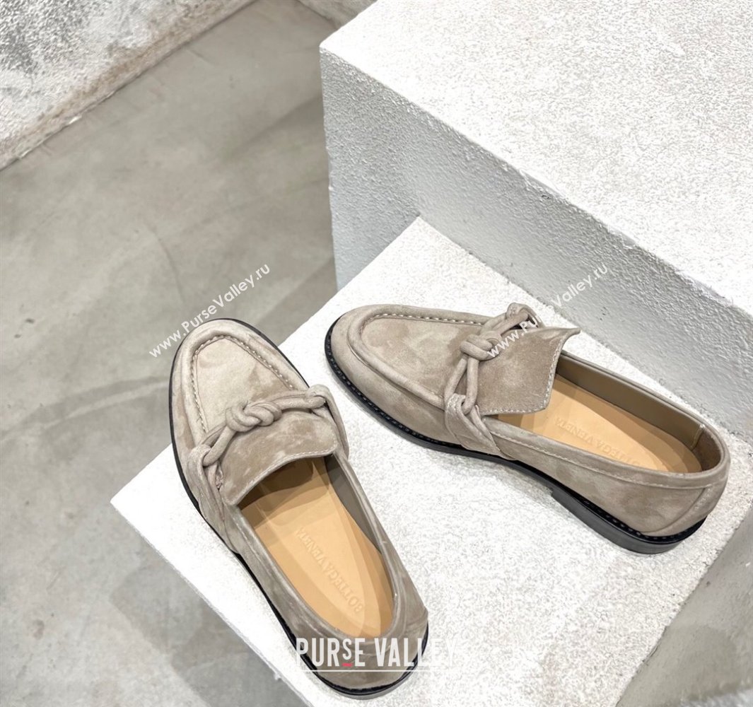 Bottega Veneta Astaire Loafers in Suede with One-Tone Knot Grey 2025 (MD-250428104)
