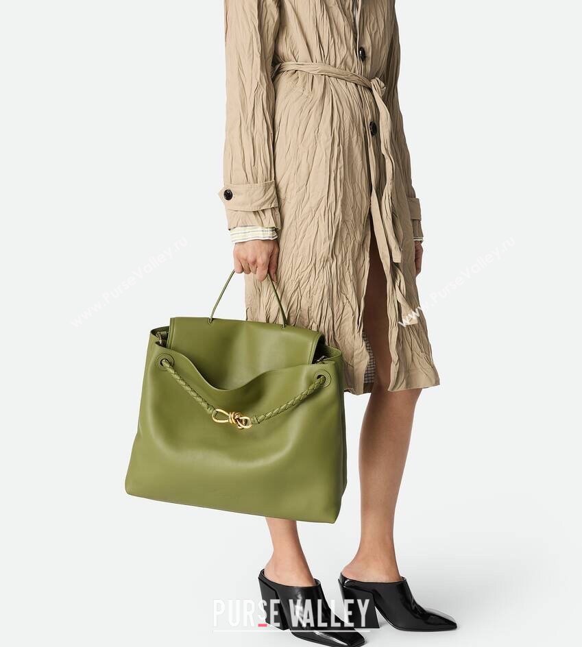 Bottega Veneta Large Ciao Ciao Top Handle Bag in Calf Leather 826195 Matcha Green 2025 (WT-250519028)