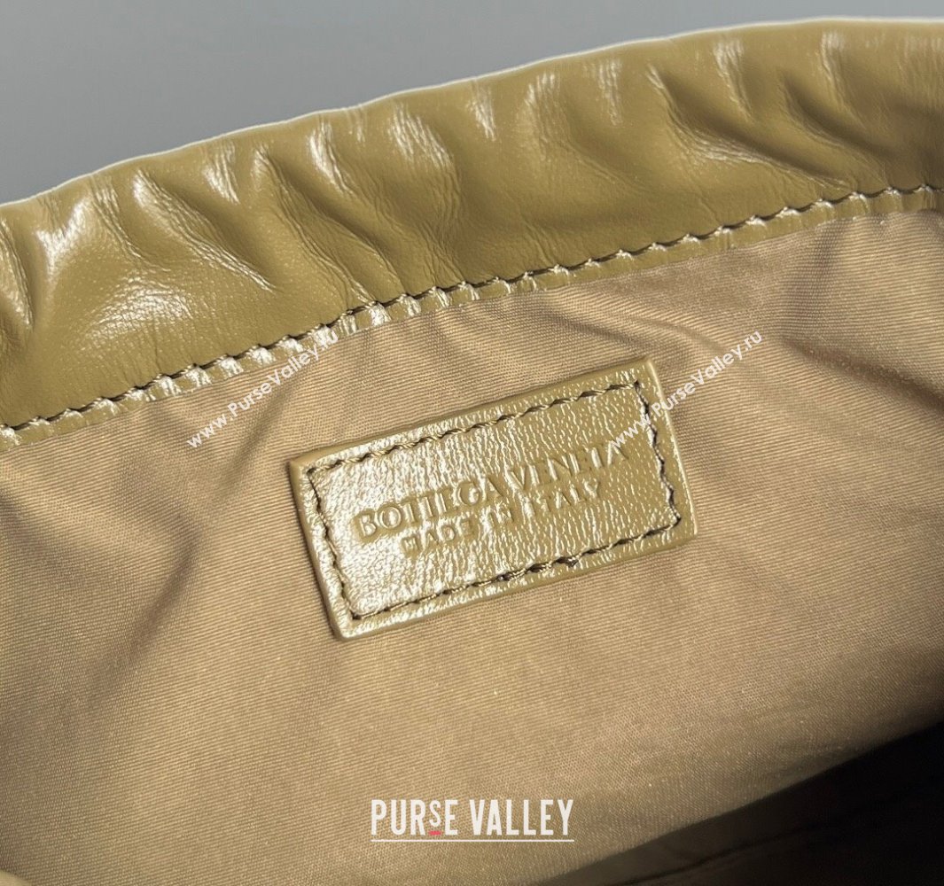 Bottega Veneta Small Dustbag in Intrecciato Leather Seaweed Green 2025 816987 (WT-250519002)