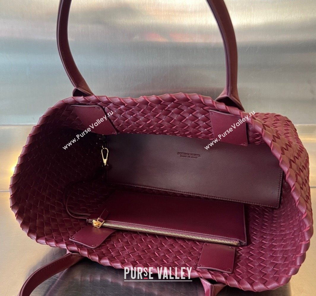 Bottega Veneta Medium Cabat Tote Bag in Intrecciato Leather Burgundy 2025 608810 (WT-250519100)