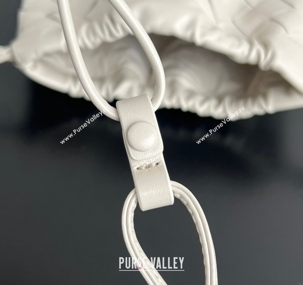 Bottega Veneta Small Dustbag in Intrecciato Leather Chalk White 2025 816987 (WT-250519003)