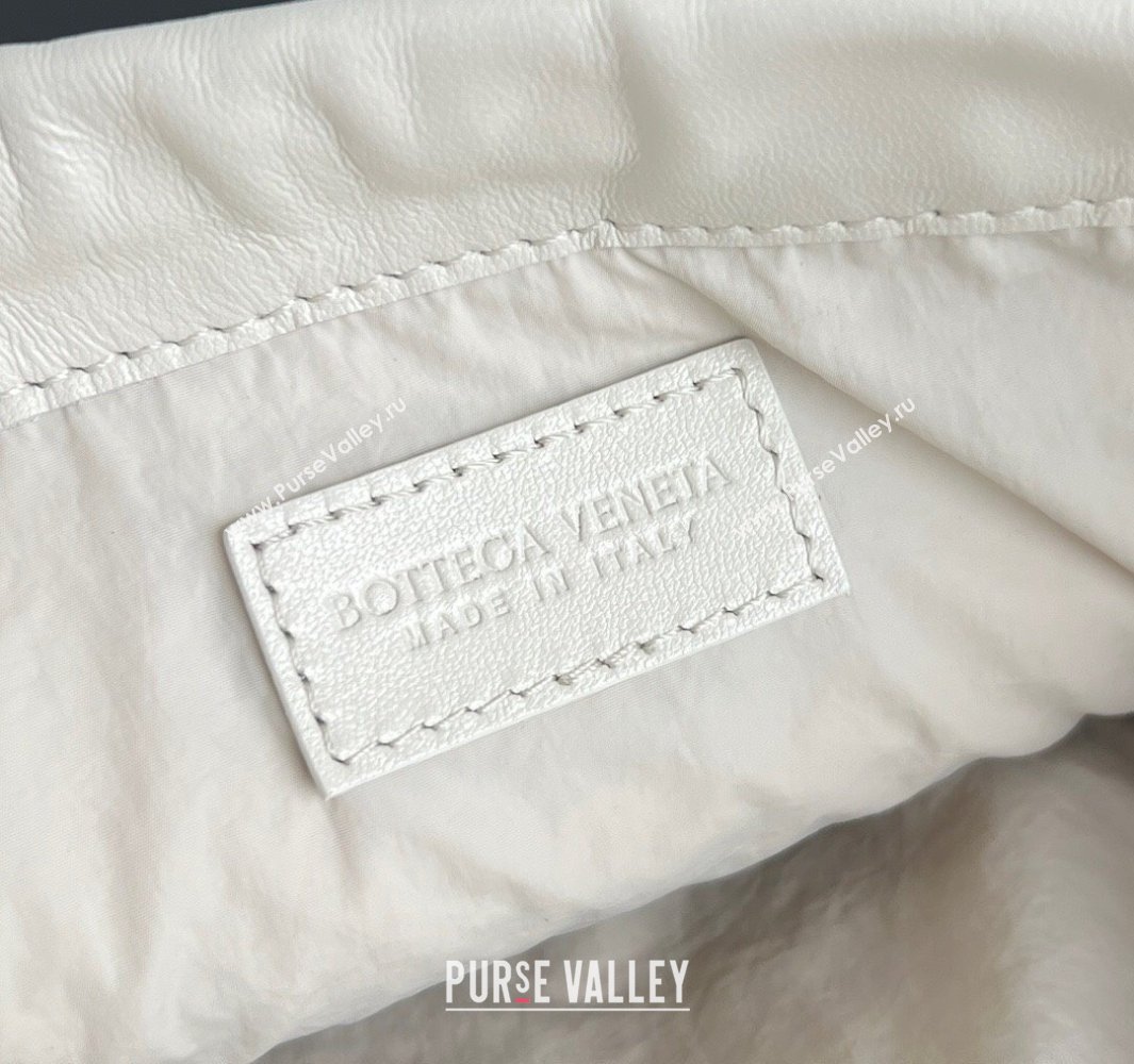 Bottega Veneta Small Dustbag in Intrecciato Leather Chalk White 2025 816987 (WT-250519003)