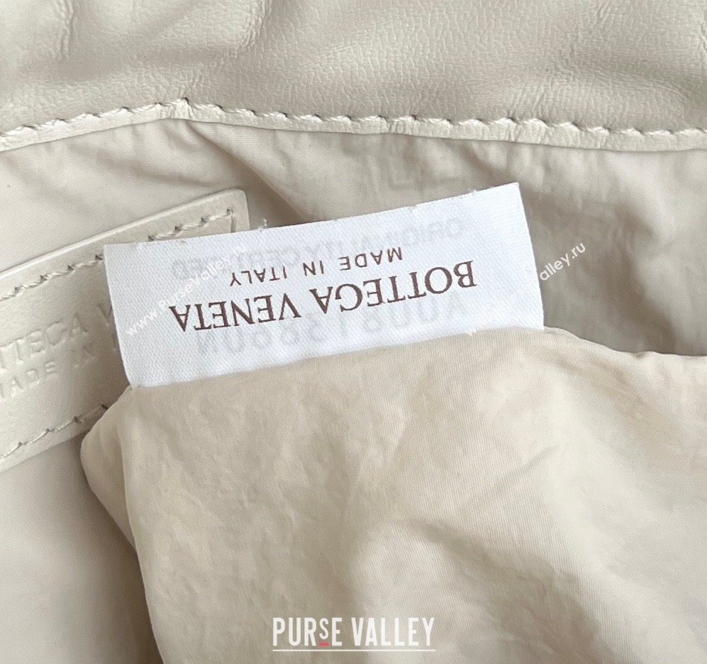 Bottega Veneta Small Dustbag in Intrecciato Leather Chalk White 2025 816987 (WT-250519003)