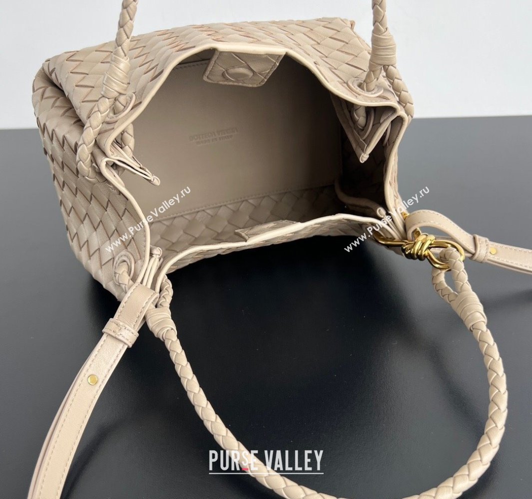 Bottega Veneta Parachute Medium Shoulder Bag in Intrecciato Leather Ecru Beige 2025 835921 (WT-250519032)