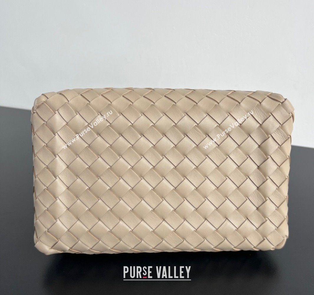 Bottega Veneta Parachute Medium Shoulder Bag in Intrecciato Leather Ecru Beige 2025 835921 (WT-250519032)