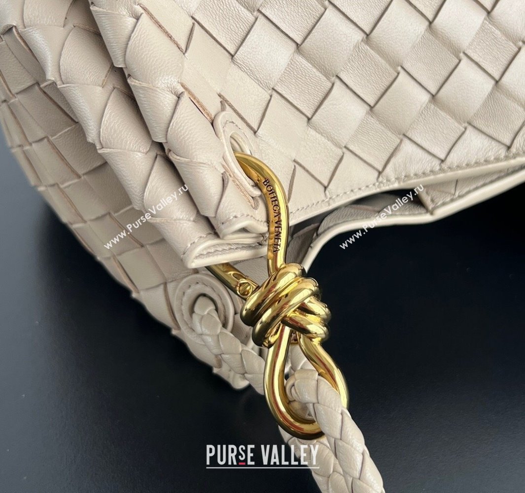 Bottega Veneta Parachute Medium Shoulder Bag in Intrecciato Leather Ecru Beige 2025 835921 (WT-250519032)