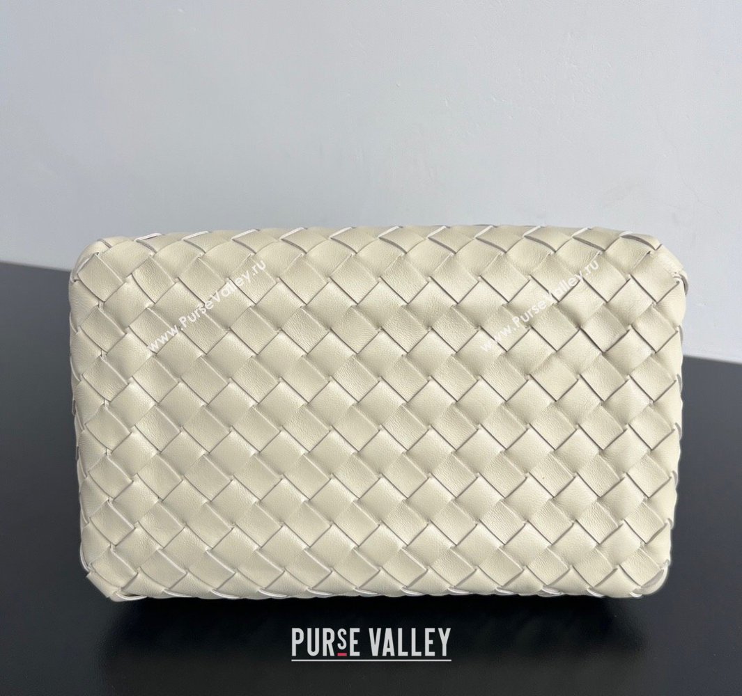 Bottega Veneta Parachute Medium Shoulder Bag in Intrecciato Leather Sea Salt 2025 835921 (WT-250519033)