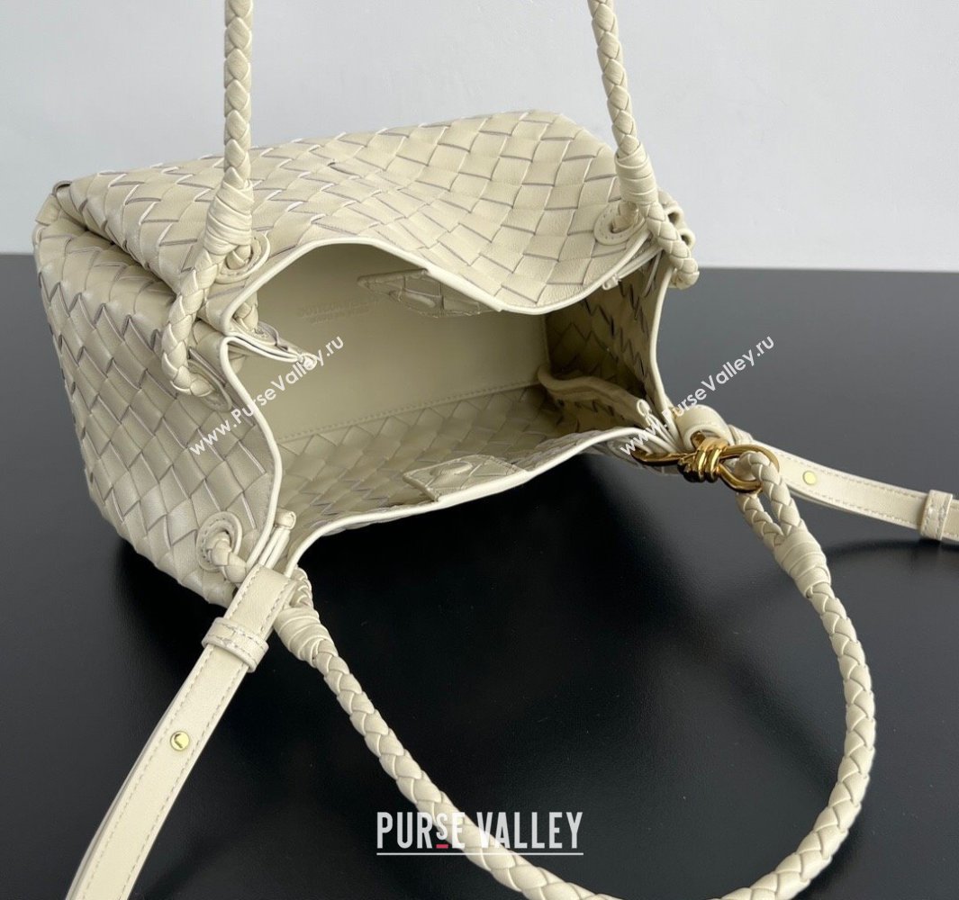 Bottega Veneta Parachute Medium Shoulder Bag in Intrecciato Leather Sea Salt 2025 835921 (WT-250519033)