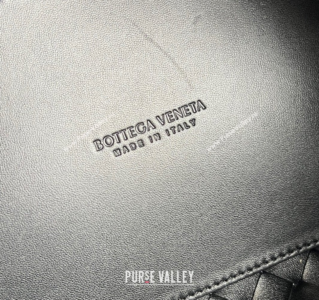 Bottega Veneta Parachute Medium Shoulder Bag in Intrecciato Leather Black 2025 835921 (WT-250519034)