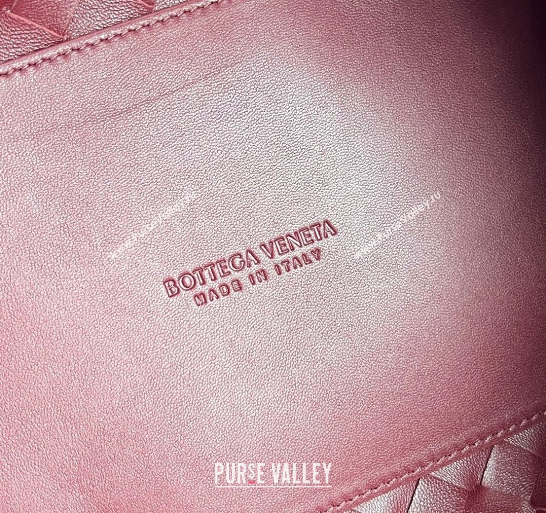 Bottega Veneta Parachute Medium Shoulder Bag in Intrecciato Leather Barolo Red 2025 835921 (WT-250519035)