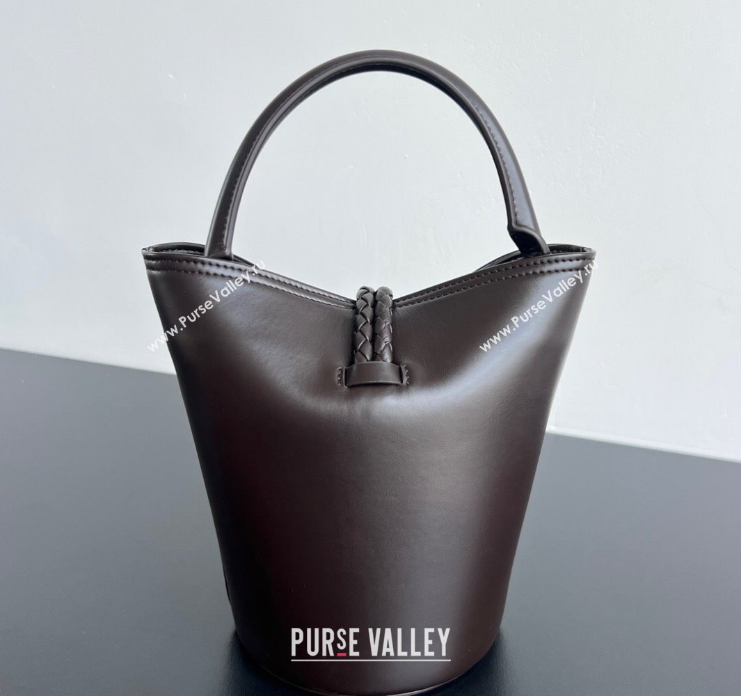 Bottega Veneta Small Liberta Bucket Bag in Smooth Leather 815244 Fondant Brown 2025 (WT-250519046)