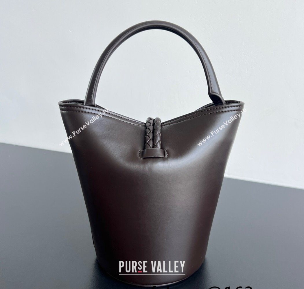 Bottega Veneta Small Liberta Bucket Bag in Smooth Leather 815244 Fondant Brown 2025 (WT-250624063)