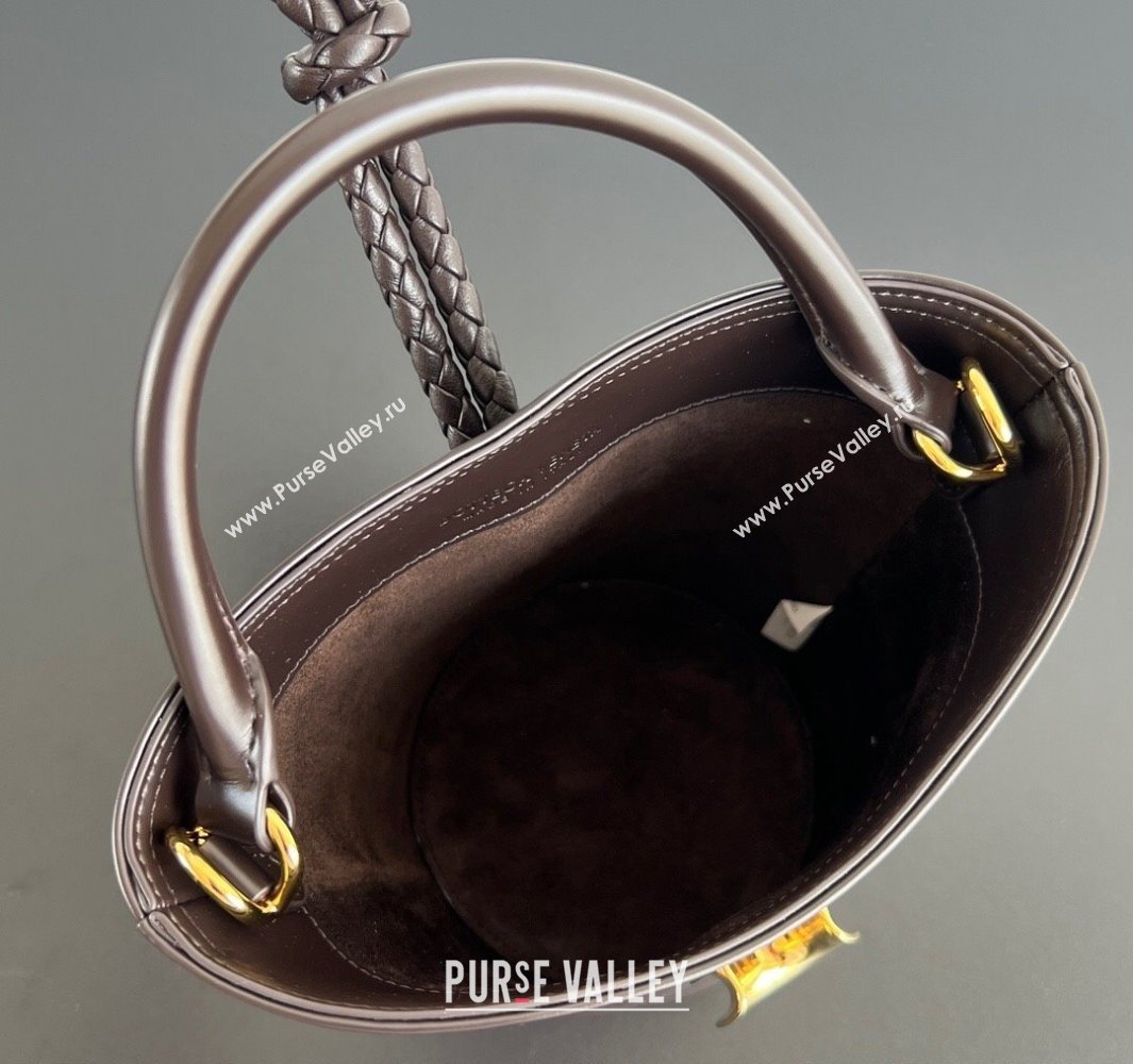 Bottega Veneta Small Liberta Bucket Bag in Smooth Leather 815244 Fondant Brown 2025 (WT-250519046)