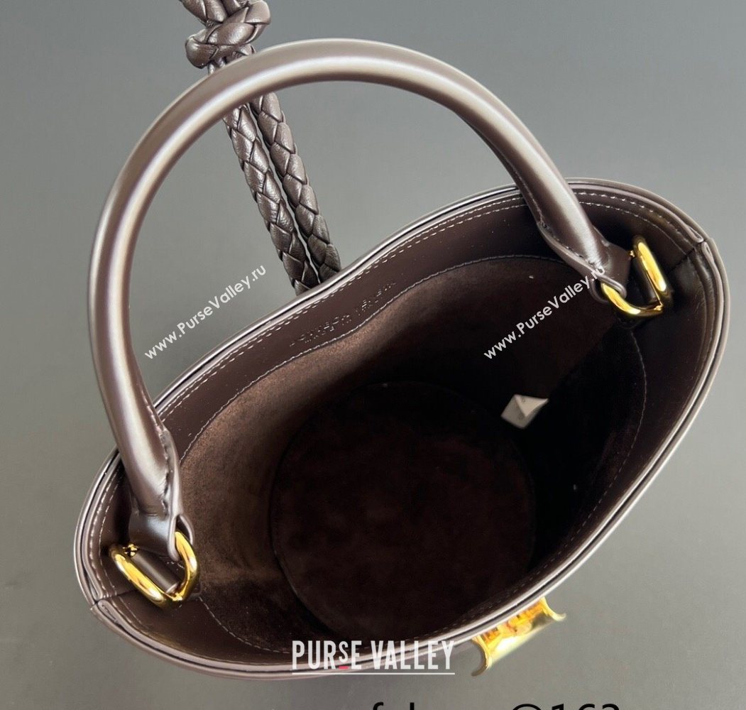 Bottega Veneta Small Liberta Bucket Bag in Smooth Leather 815244 Fondant Brown 2025 (WT-250624063)