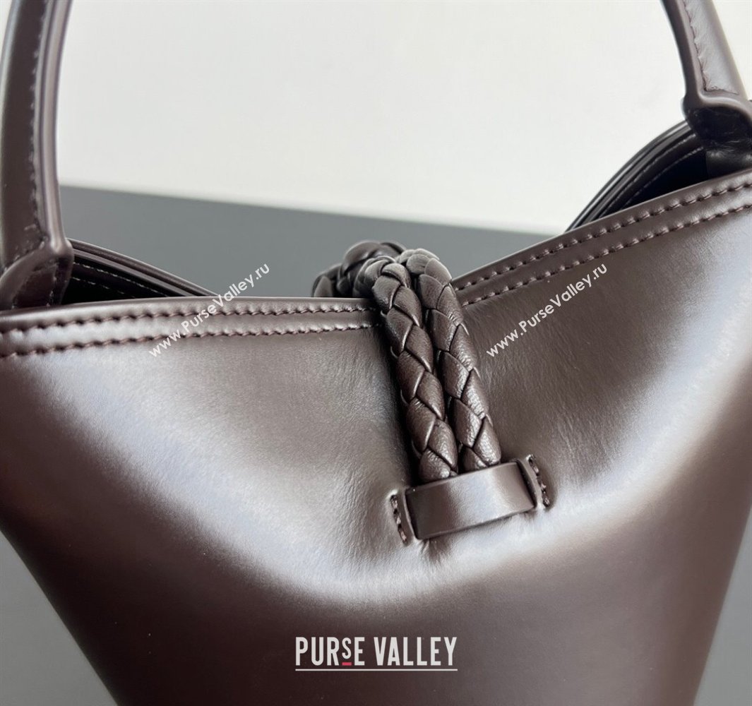 Bottega Veneta Small Liberta Bucket Bag in Smooth Leather 815244 Fondant Brown 2025 (WT-250519046)