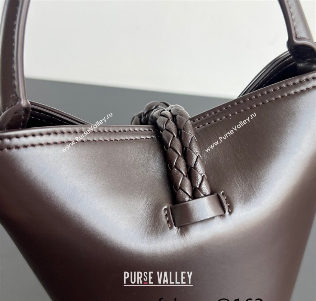 Bottega Veneta Small Liberta Bucket Bag in Smooth Leather 815244 Fondant Brown 2025 (WT-250624063)
