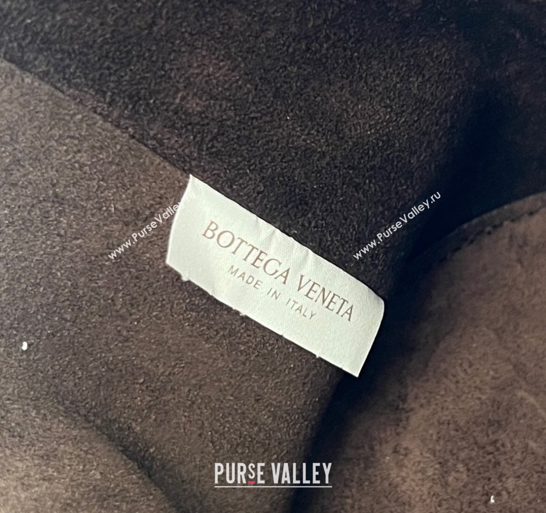 Bottega Veneta Small Liberta Bucket Bag in Smooth Leather 815244 Fondant Brown 2025 (WT-250519046)