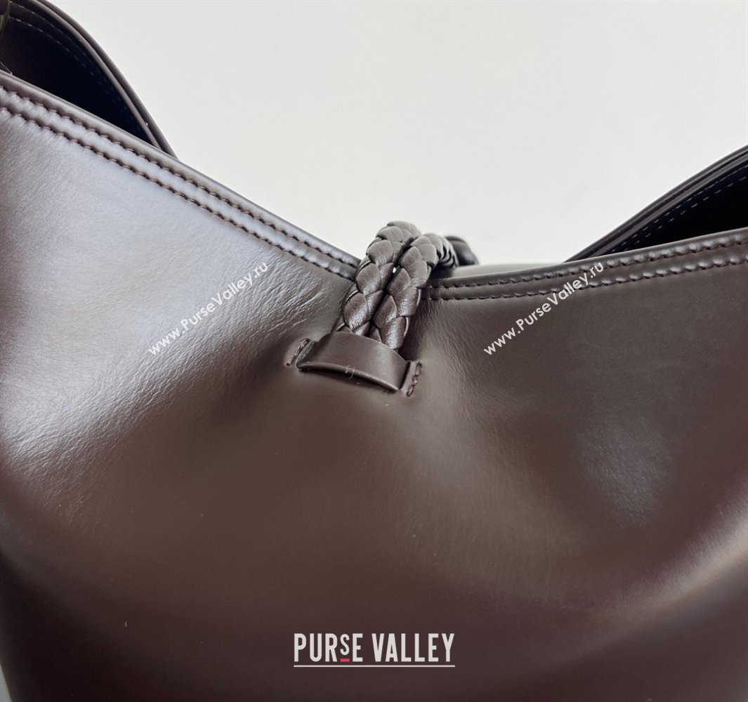 Bottega Veneta Liberta Bucket Bag in Smooth Leather 806038 Fondant Brown 2025 (WT-250519047)