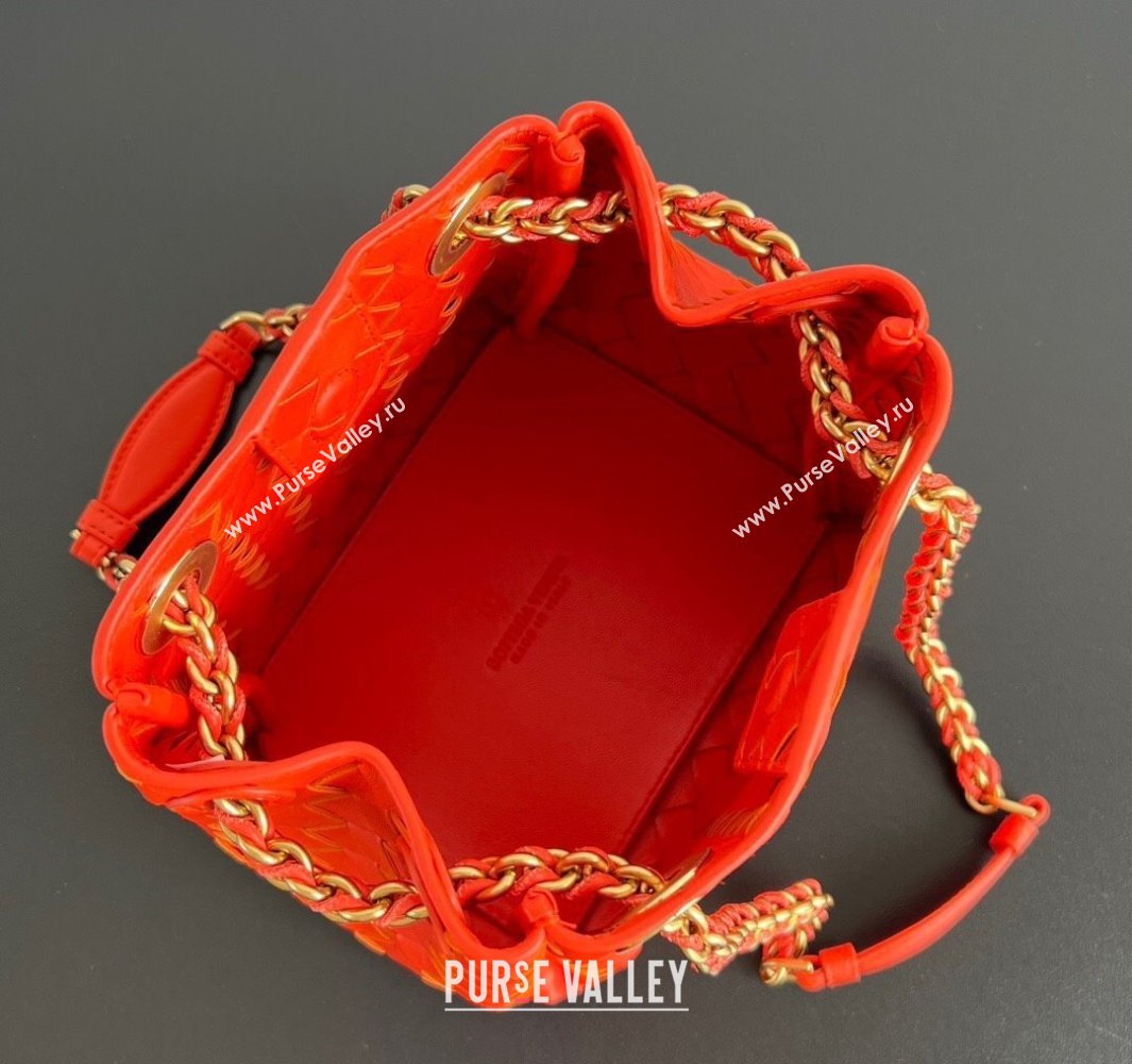 Bottega Veneta Small Parachute Chain Bag in Intrecciato Leather Red2 2025 817175 (WT-250519052)