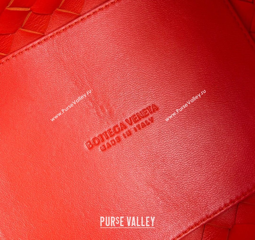 Bottega Veneta Small Parachute Chain Bag in Intrecciato Leather Red2 2025 817175 (WT-250519052)