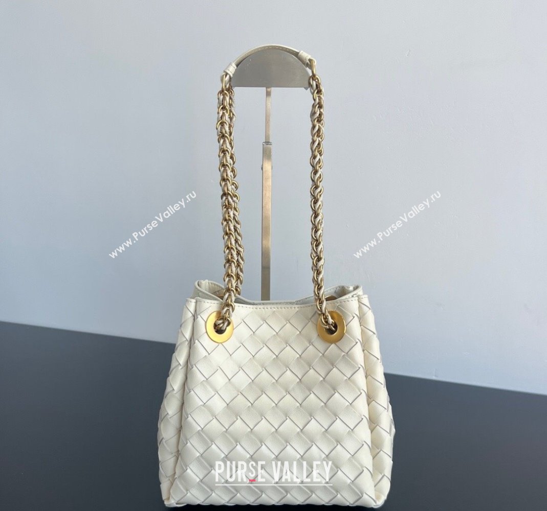 Bottega Veneta Small Parachute Chain Bag in Intrecciato Leather Sea Salt 2025 817175 (WT-250519053)