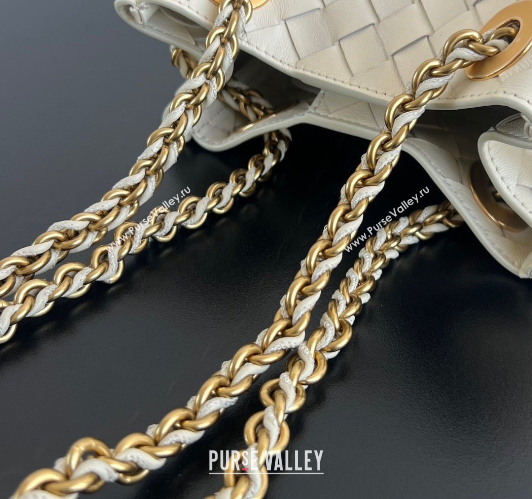Bottega Veneta Small Parachute Chain Bag in Intrecciato Leather Sea Salt 2025 817175 (WT-250519053)