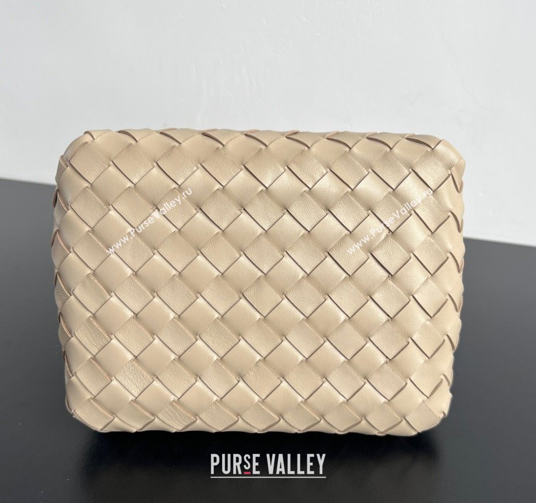 Bottega Veneta Small Parachute Shoulder Bag in Intrecciato Leather 796569 Ecru Beige 2025 (WT-250519055)