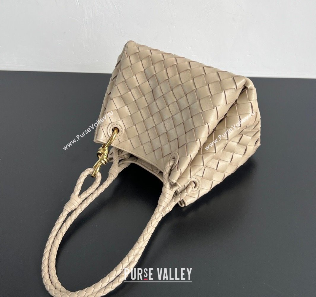 Bottega Veneta Small Parachute Shoulder Bag in Intrecciato Leather 796569 Ecru Beige 2025 (WT-250519055)