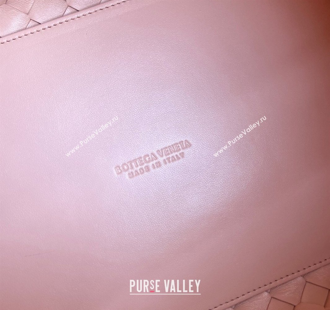 Bottega Veneta Large Parachute Shoulder Bag in Intrecciato Leather 796571 Cameo Pink 2025 (WT-250519062)