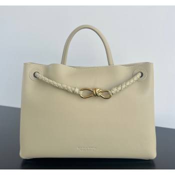 Bottega Veneta Medium Andiamo Top Handle Bag in Calfskin Leather Light butterscotch Beige 2025 810214 (WT-250519080)