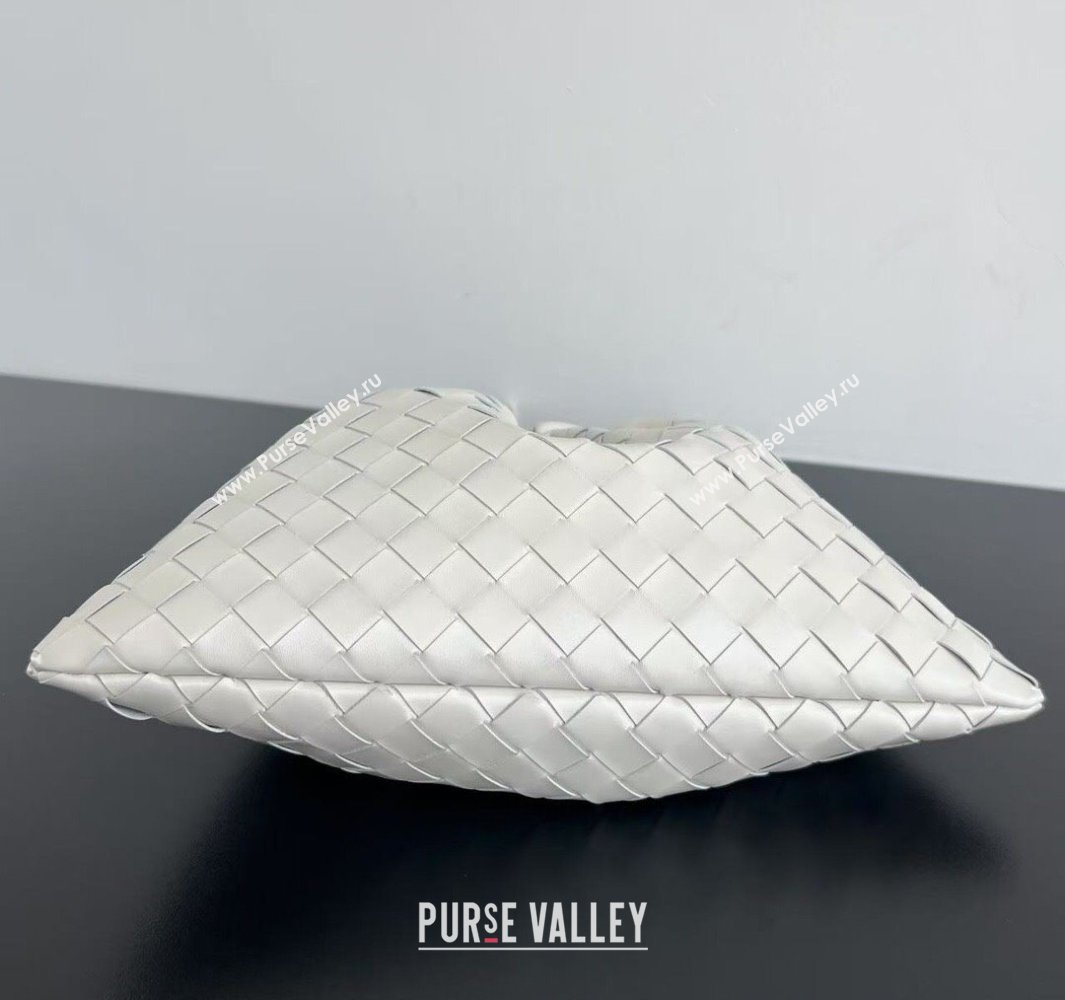 Bottega Veneta Medium Dustbag in Intrecciato Leather 796728 Chalk White 2025 (WT-250519010)