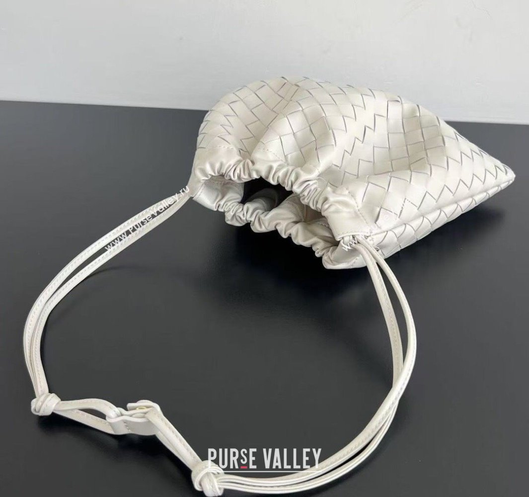 Bottega Veneta Medium Dustbag in Intrecciato Leather 796728 Chalk White 2025 (WT-250519010)