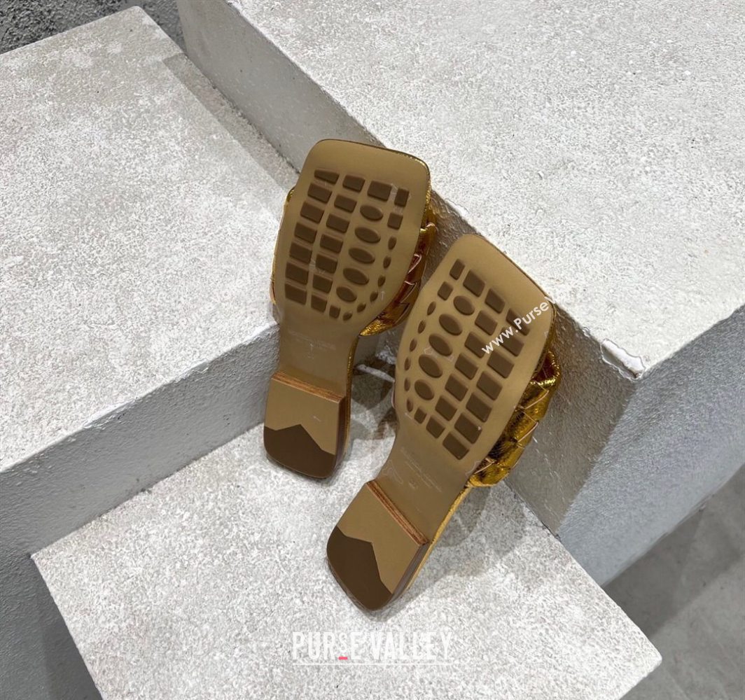Bottega Veneta Parco Square Flat Slides Sandals in Soft Intrecciato Leather Gold 2025 837737 (MD-250604016)