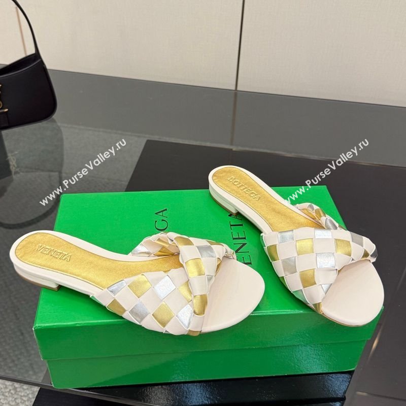Bottega Veneta Blink Flat Slides Sandals in Vichy Intrecciato Leather with Folded Detail Nude 2025 (MD-250604026)