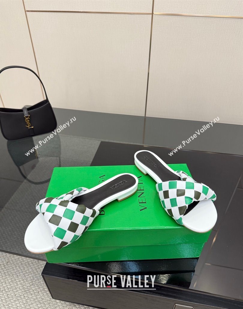 Bottega Veneta Blink Flat Slides Sandals in Vichy Intrecciato Leather with Folded Detail Green 2025 (MD-250604035)