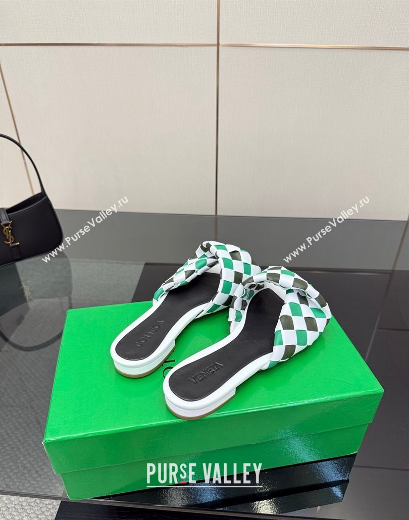 Bottega Veneta Blink Flat Slides Sandals in Vichy Intrecciato Leather with Folded Detail Green 2025 (MD-250604035)