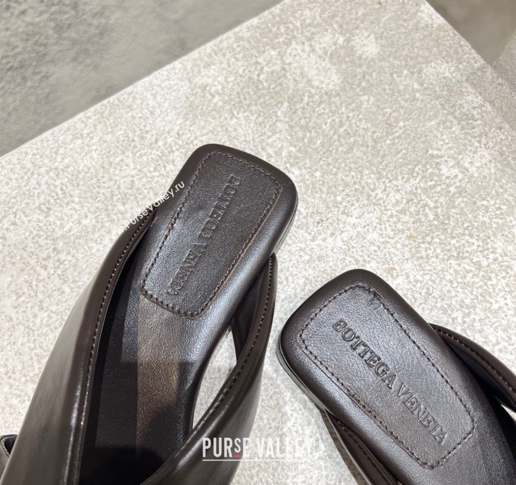 Bottega Veneta Riva Flat Slides Sandal in Shiny Calfskin with Twisted Strap Fondant Brown 2025 (MD-250604044)