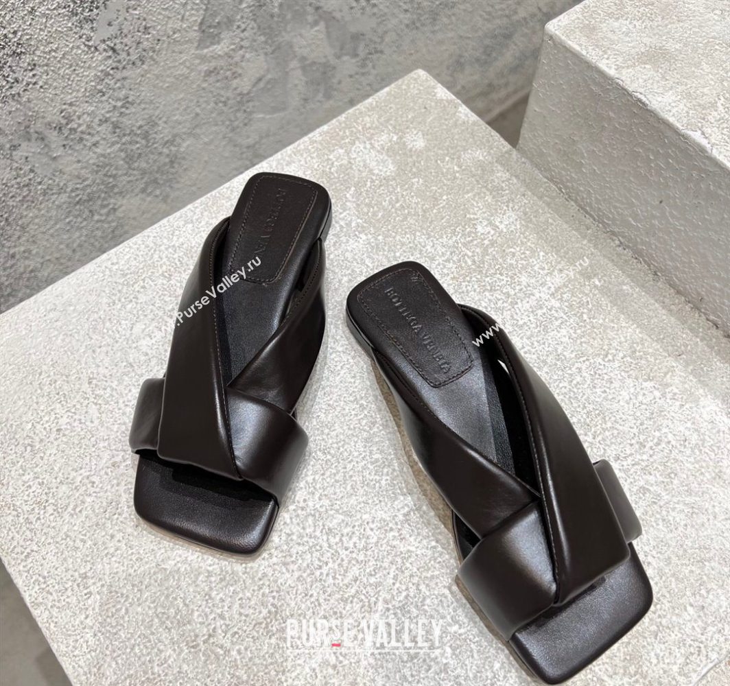 Bottega Veneta Riva Flat Slides Sandal in Shiny Calfskin with Twisted Strap Fondant Brown 2025 (MD-250604044)