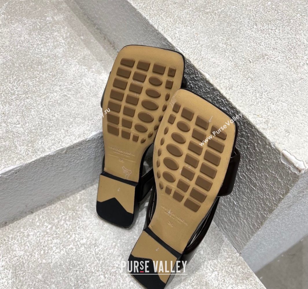 Bottega Veneta Riva Flat Slides Sandal in Shiny Calfskin with Twisted Strap Fondant Brown 2025 (MD-250604044)