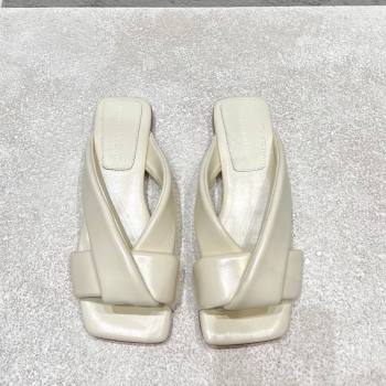 Bottega Veneta Riva Flat Slides Sandal in Shiny Calfskin with Twisted Strap Sea Salt White 2025 (MD-250604046)