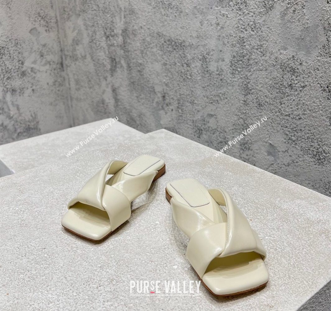 Bottega Veneta Riva Flat Slides Sandal in Shiny Calfskin with Twisted Strap Sea Salt White 2025 (MD-250604046)