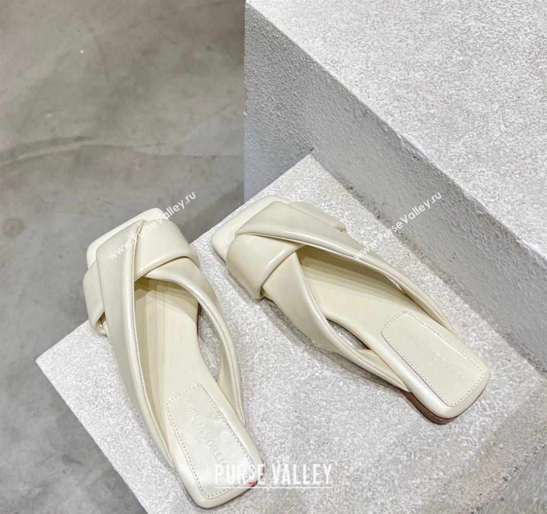 Bottega Veneta Riva Flat Slides Sandal in Shiny Calfskin with Twisted Strap Sea Salt White 2025 (MD-250604046)