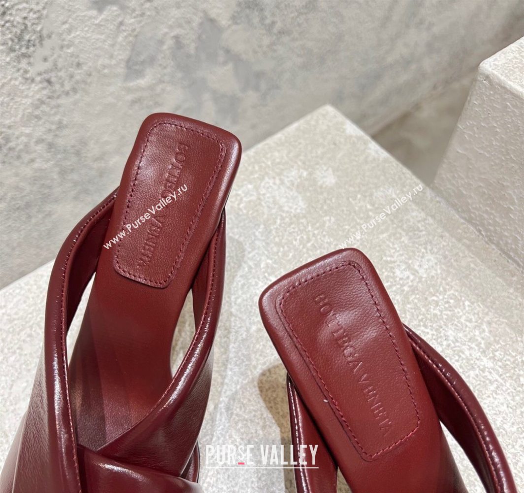 Bottega Veneta Riva Heel Slides Sandal 9cm in Shiny Calfskin with Twisted Strap Barolo Red 2025 (MD-250604047)