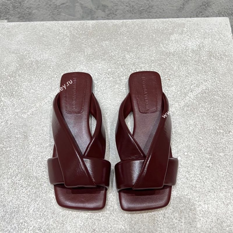 Bottega Veneta Riva Flat Slides Sandal in Shiny Calfskin with Twisted Strap Barolo Red 2025 (MD-250604048)