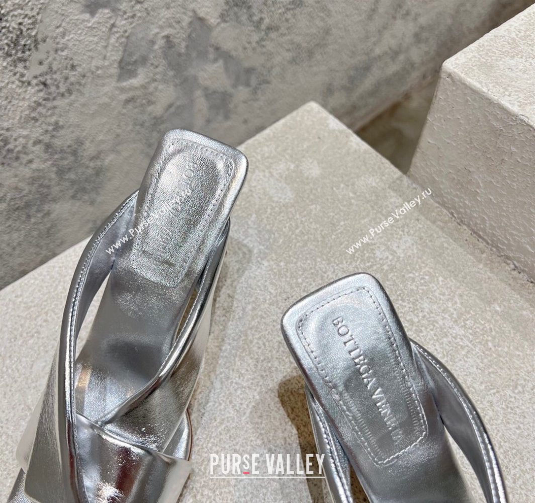 Bottega Veneta Riva Heel Slides Sandal 9cm in Shiny Calfskin with Twisted Strap Silver 2025 (MD-250604049)