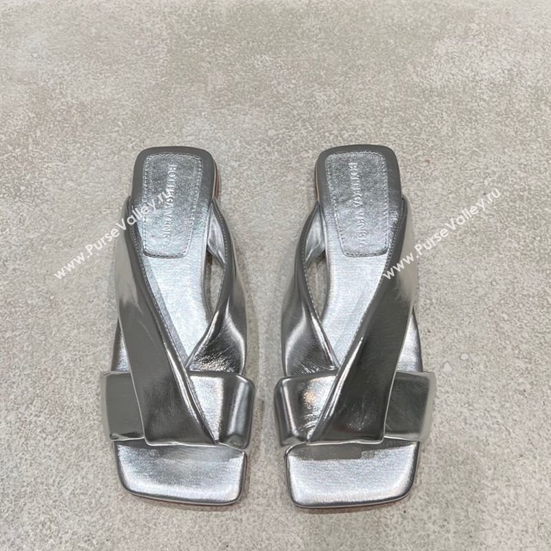 Bottega Veneta Riva Flat Slides Sandal in Shiny Calfskin with Twisted Strap Silver 2025 (MD-250604050)