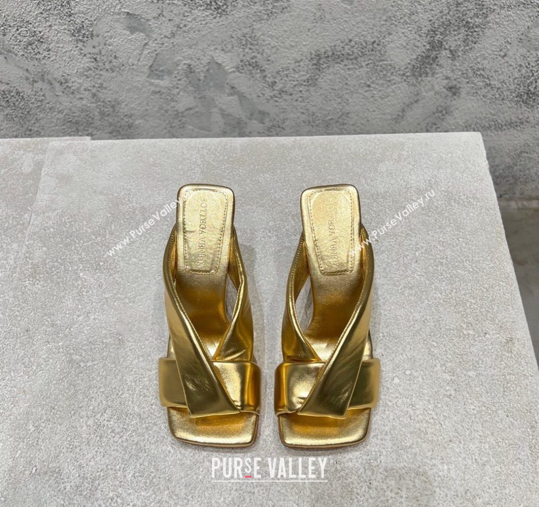 Bottega Veneta Riva Heel Slides Sandal 9cm in Shiny Calfskin with Twisted Strap Gold 2025 (MD-250604051)