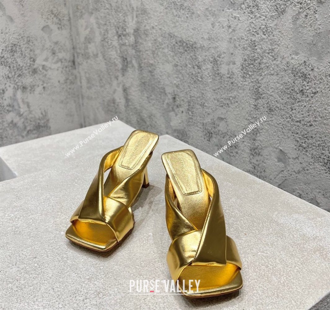 Bottega Veneta Riva Heel Slides Sandal 9cm in Shiny Calfskin with Twisted Strap Gold 2025 (MD-250604051)