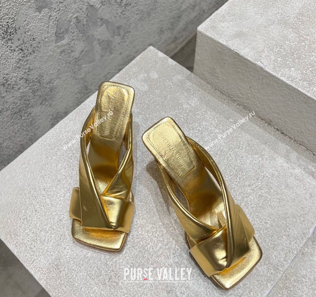 Bottega Veneta Riva Heel Slides Sandal 9cm in Shiny Calfskin with Twisted Strap Gold 2025 (MD-250604051)