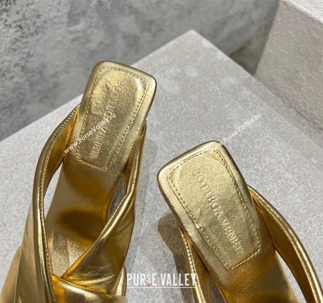 Bottega Veneta Riva Heel Slides Sandal 9cm in Shiny Calfskin with Twisted Strap Gold 2025 (MD-250604051)